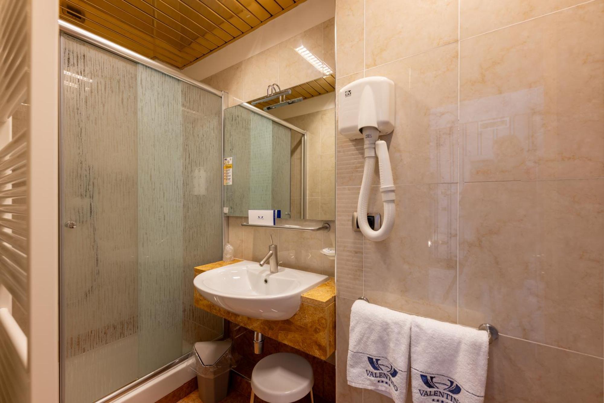 Hotel Valentino Терни Экстерьер фото