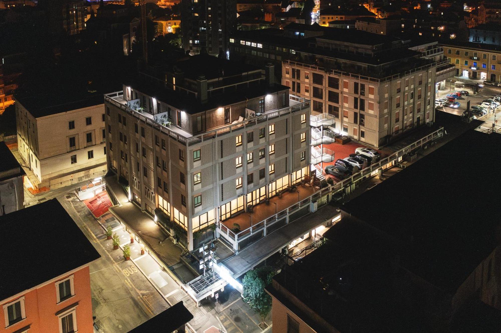 Hotel Valentino Терни Экстерьер фото