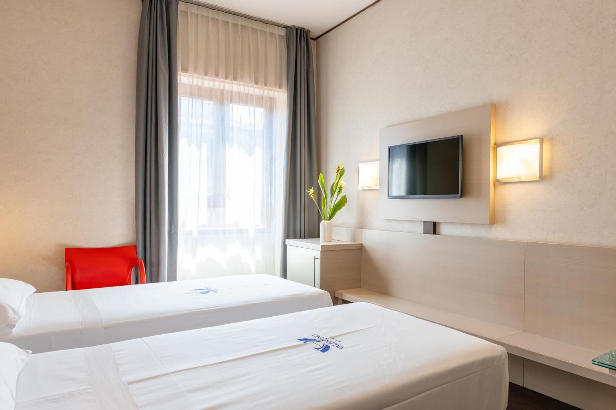 Hotel Valentino Терни Экстерьер фото