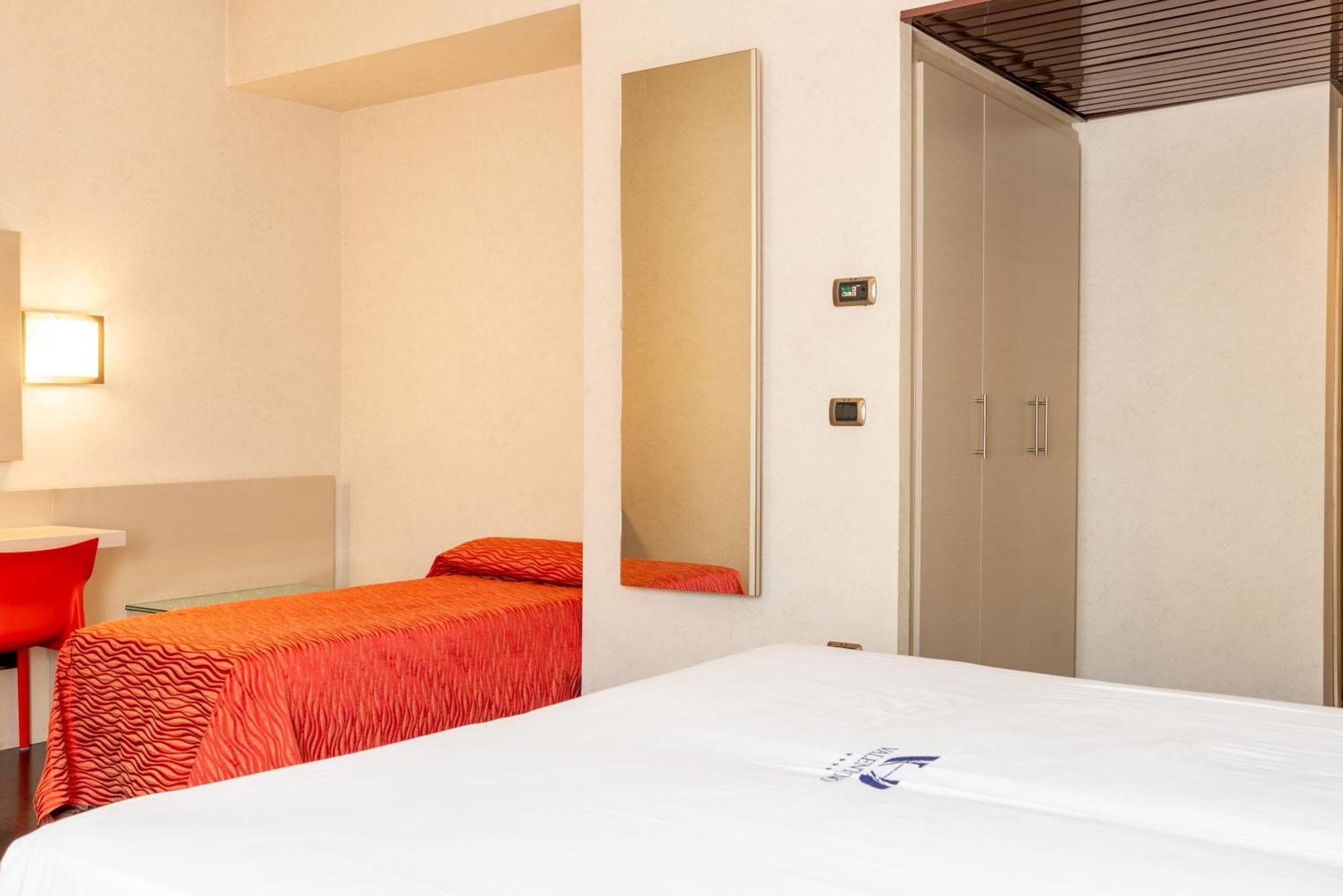 Hotel Valentino Терни Экстерьер фото