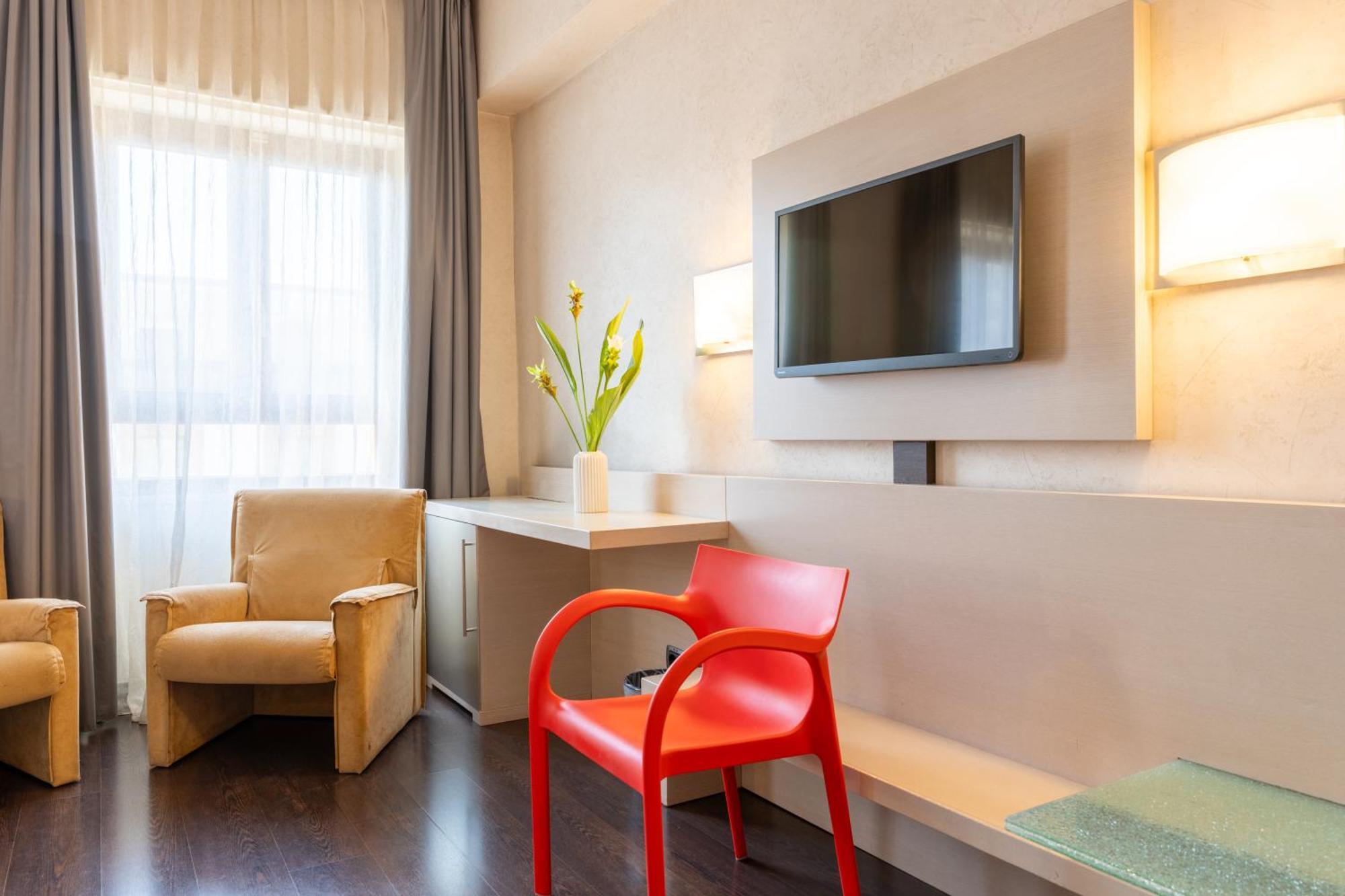 Hotel Valentino Терни Экстерьер фото